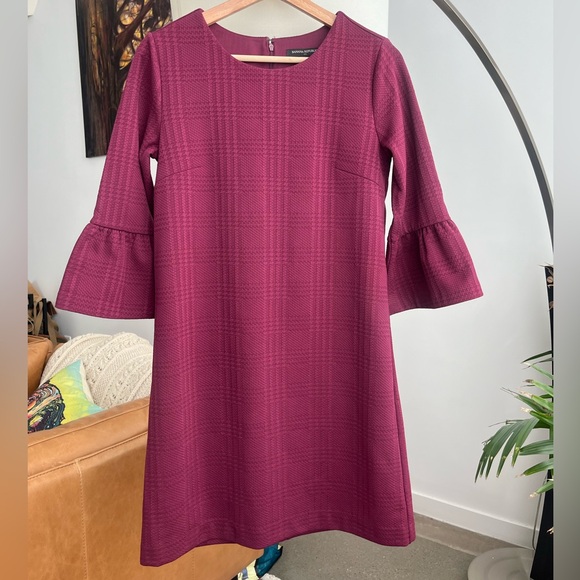 Banana Republic Factory Dresses & Skirts - Banana Republic Textured Bell Sleeve Dress